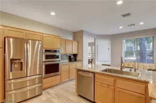 Photo #4: 2454492 Listing 