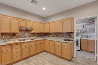 Photo #5: 2454492 Listing 