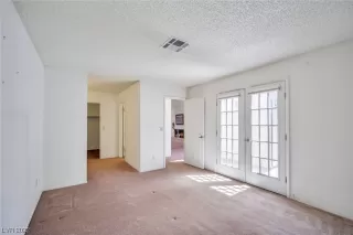 Photo #5: 2454504 Listing