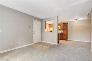 Photo #4: 2454506 Listing