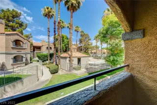 Photo #6: 2454506 Listing