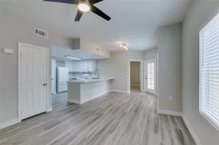 Photo #6: 2454507 Listing