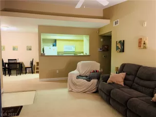 Photo #3: 2454521 Listing