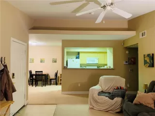 Photo #4: 2454521 Listing