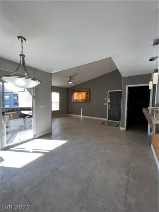 Photo #5: 2454580 Listing 