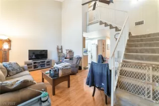 Photo #5: 2454622 Listing