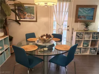 Photo #4: 2454686 Listing 