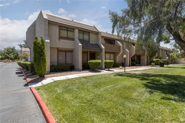 MLS: 2454706 Condo For Sale