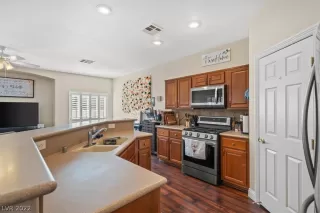 Photo #1: 2454730 Listing 