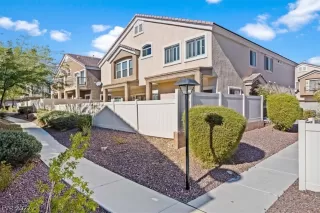 Photo #4: 2454730 Listing 