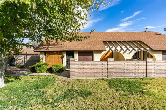 MLS: 2454735 Condo For Sale