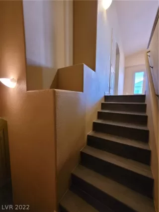 Photo #5: 2454821 Listing 