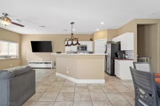 Photo #4: 2454849 Listing 