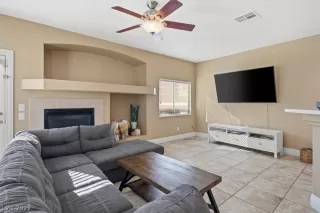 Photo #5: 2454849 Listing 