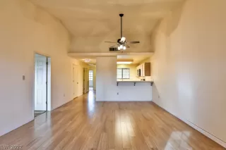 Photo #4: 2454859 Listing