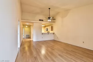 Photo #5: 2454859 Listing