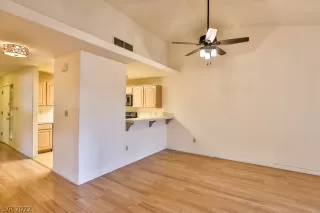 Photo #6: 2454859 Listing