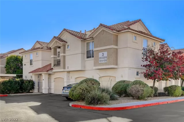 MLS: 2454863 Condo For Sale