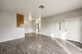 Photo #5: 2454906 Listing 