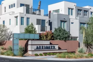 Photo #1: 2454909 Listing