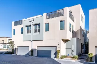 Photo #2: 2454909 Listing