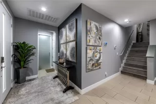 Photo #3: 2454909 Listing