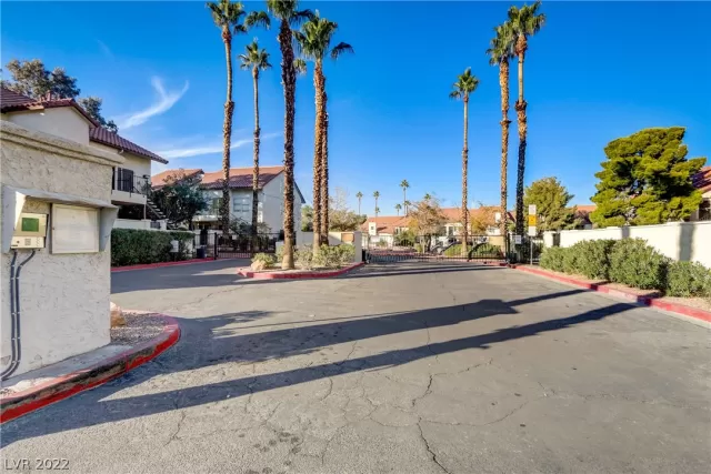 MLS: 2454953 Condo For Sale