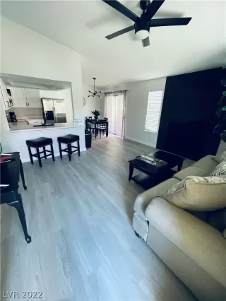 Photo #1: 2454956 Listing 