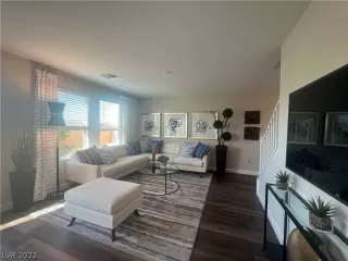 Photo #3: 2454988 Listing 