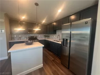 Photo #6: 2454988 Listing 
