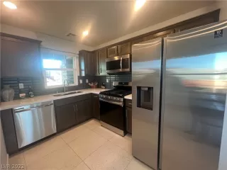 Photo #2: 2455018 Listing