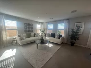 Photo #4: 2455020 Listing 