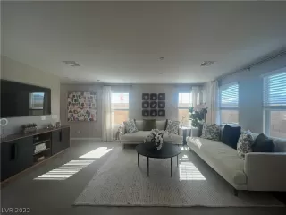 Photo #5: 2455020 Listing 