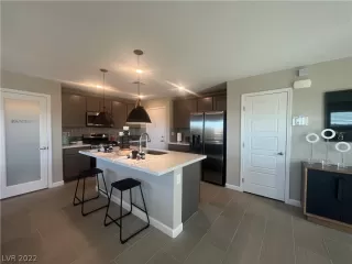 Photo #6: 2455020 Listing 