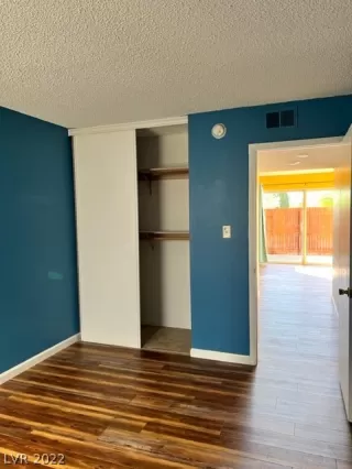 Photo #4: 2455055 Listing 