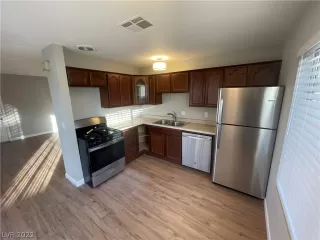 Photo #3: 2455059 Listing 