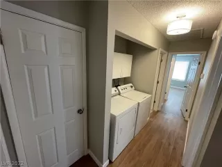 Photo #4: 2455059 Listing 