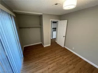 Photo #5: 2455059 Listing 