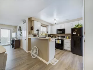 Photo #2: 2455142 Listing