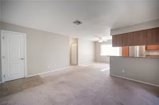 Photo #5: 2455148 Listing