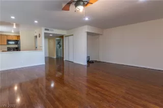 Photo #6: 2455155 Listing