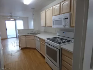 Photo #4: 2455183 Listing 