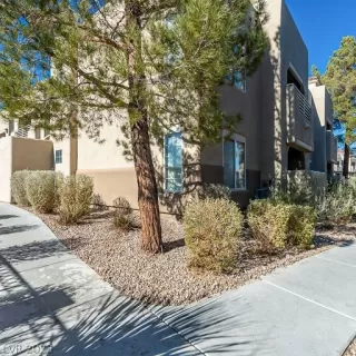 Photo #3: 2455216 Listing