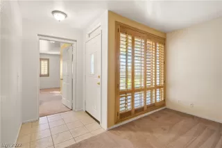 Photo #3: 2455242 Listing