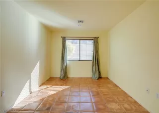 Photo #6: 2455253 Listing