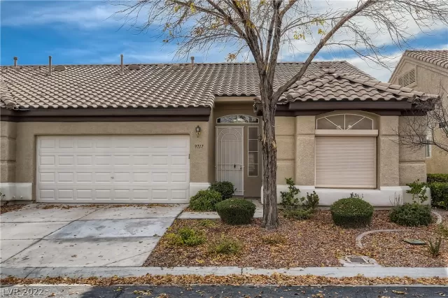 MLS: 2455296 Condo For Sale