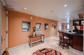 Photo #5: 2455302 Listing 