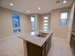 Photo #4: 2455305 Listing