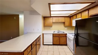 Photo #5: 2455321 Listing 