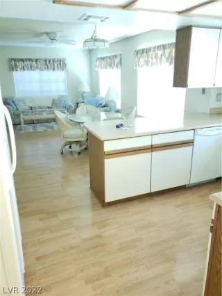 Photo #5: 2455327 Listing 